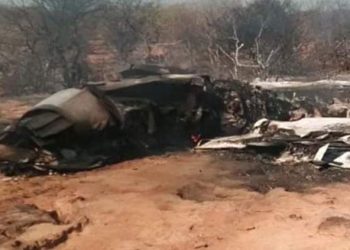 بھارتی فضائیہ کے 2 جنگی طیارے  پراسرار طور پر گر کرتباہ