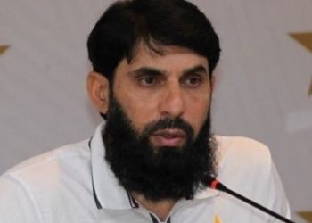 ویرات کوہلی بہت کرکٹ کھیل چکے، بابر اعظم کا  موازنہ کرنا درست نہیں، مصباح الحق