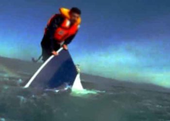 عمر کوٹ میں زائرین کی کشتی جھیل میں الٹنےسے 6 افراد ڈوب گئے