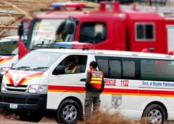کوہاٹ، بے قابوٹرالرنے مسافر کوچ   کو کچل دیا، 17 جاں بحق