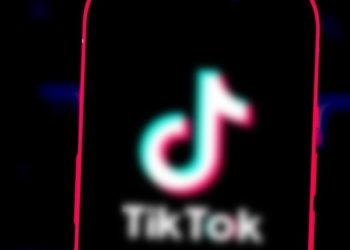 موبائل فون واپس نہ کرنے پر نوجوان ٹک ٹاکر کی  فائرنگ  سے والد جاں بحق، والدہ زخمی