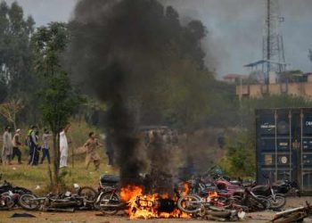 اسلام آباد،  عمران خان سمیت متعدد پارٹی رہنماؤں کے خلاف دہشت گردی کا مقدمہ درج