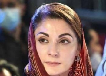 مریم نوازعمرہ ادائیگی کے لیے سعودی عرب روانہ، شہباز، نواز بھی جائیں گے