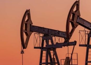 کئی ممالک کا تیل پیداوار میں کمی کا اعلان ، عالمی قیمتوں میں اضافہ ہو گیا