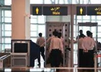 عمران خان سمیت پی ٹی آئی  کے 600  افراد کے بیرون ملک جانے پر پابندی