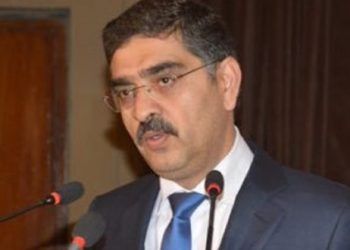 نگران وفاقی کابینہ نے حلف اٹھا لیا