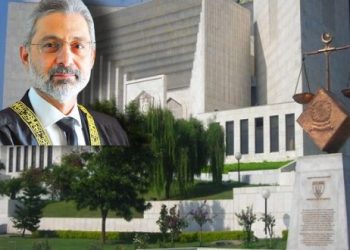 جسٹس قاضی فائزعیسیٰ  نےسپریم کورٹ کے چیف جسٹس کا حلف اٹھا لیا